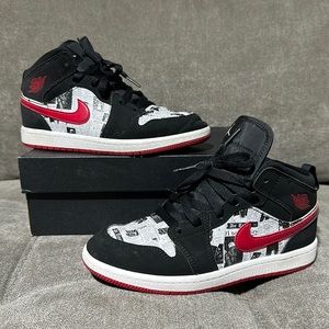 🥰🥰 Nike Jordan 1 Mid SE Newspaper 🥰🥰